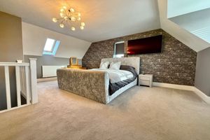 27' Master Bedroom Suite- click for photo gallery